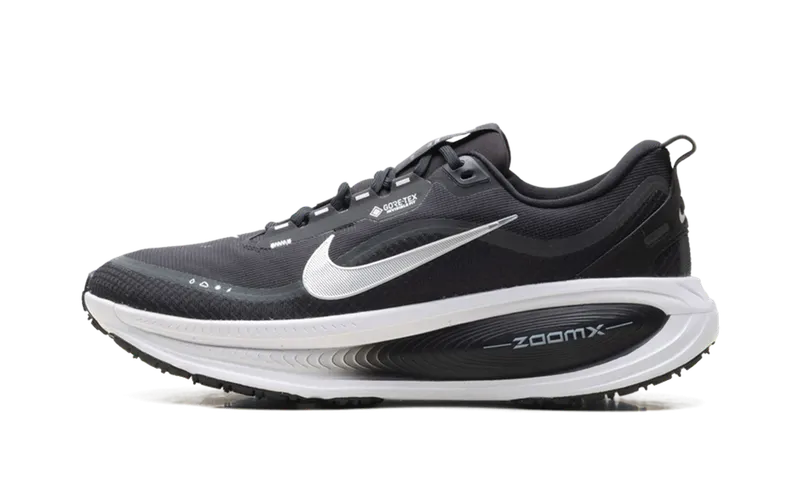 Nike Vomero 18 Gore-Tex “Black White Metallic Silver” (HQ7001-002)