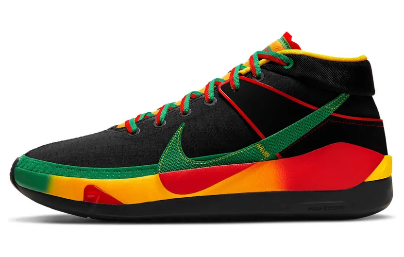 KD13 Zwart – “Black / University Red / Lucky Green” (DC0010-001)
