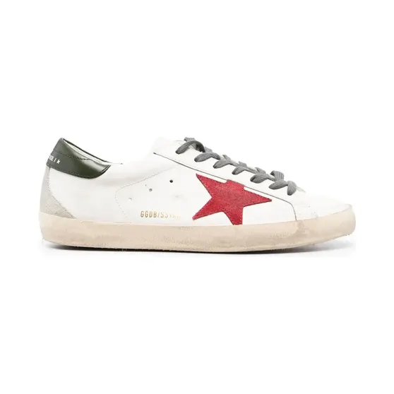 Golden Goose Super-Star mit rotem Wildlederstern und grüner Fersenlasche “White” (GMF00102F003987)