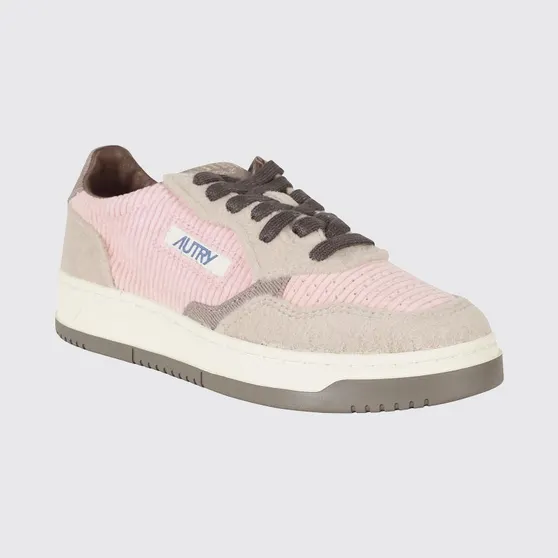 Autry Medalist Low Sneakers for in Leather and Suede with a Bicolor Design Pink (AULWV101)