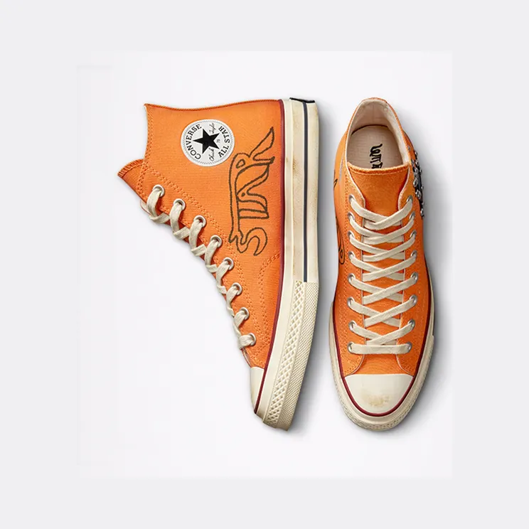 converse-chuck-taylor-all-star A01762C
