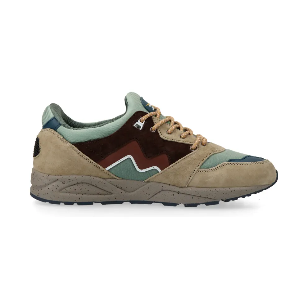 Karhu Aria 95 (Slate Green / Cappuccino) – F803106