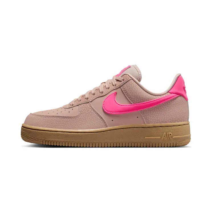 Nike Air Force 1 Low ’07 “Particle Beige / Gum Light Brown / Hyper Pink” (IB1161-200)