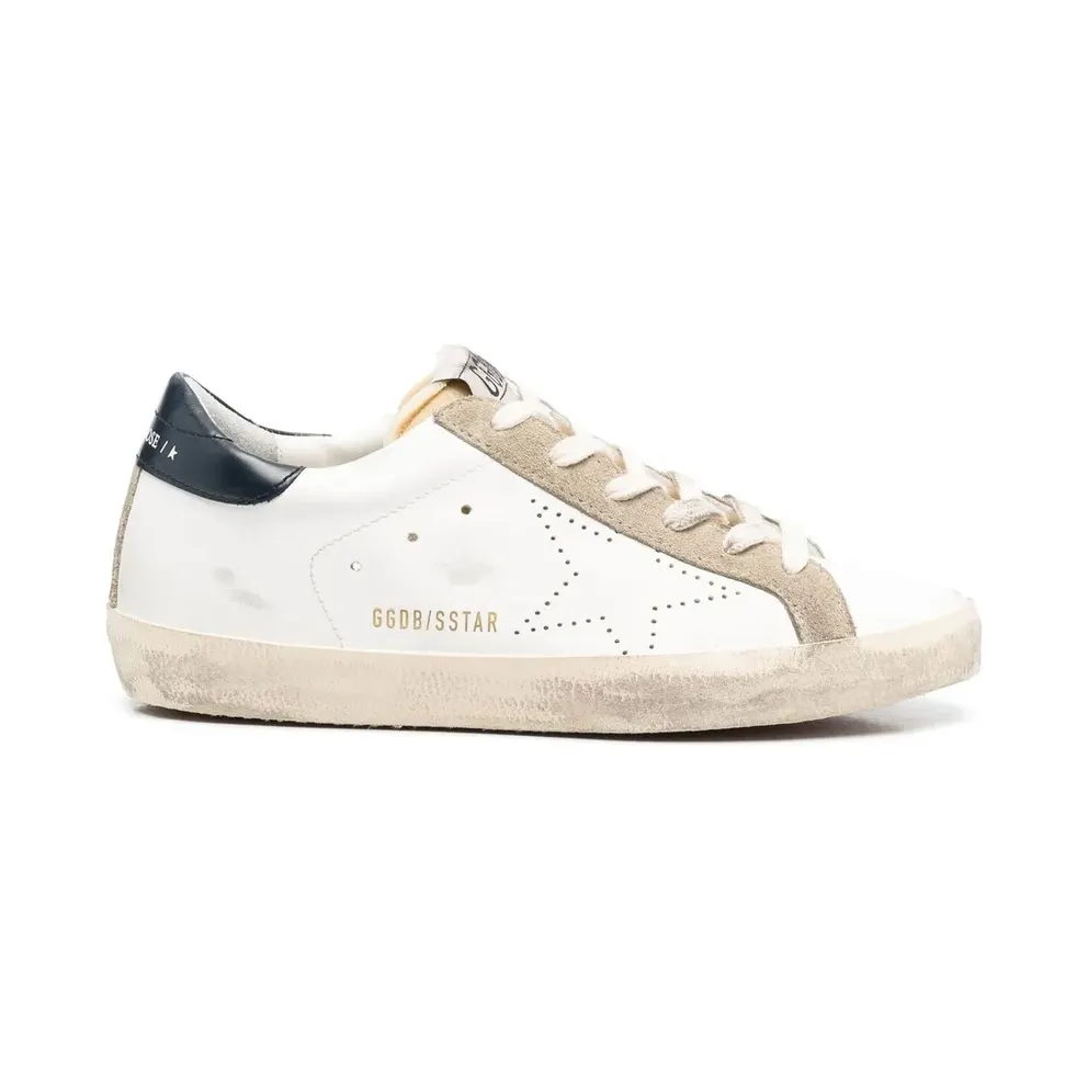 Golden Goose Super-Star mit perforiertem Stern und nachtblauem Absatz – White (GWF00360F003184)