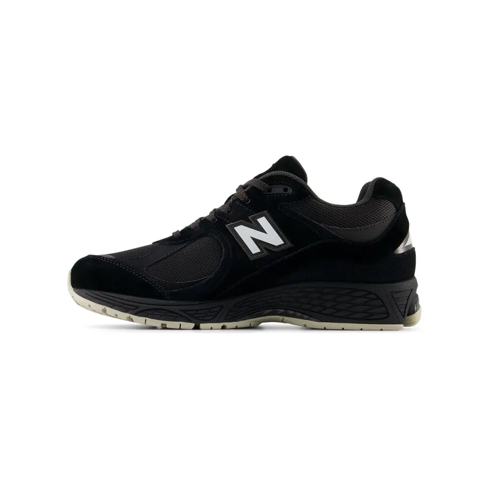 New Balance 2002R “Black/Oat” (U2002RL)