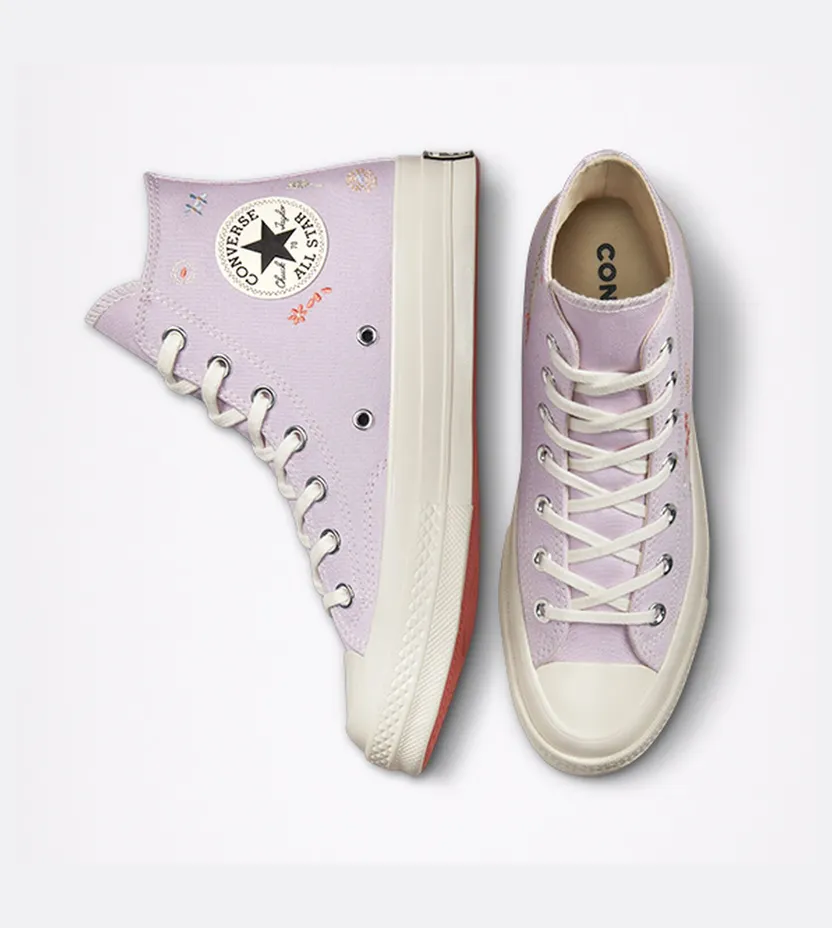 converse-chuck-taylor-all-star A01584C