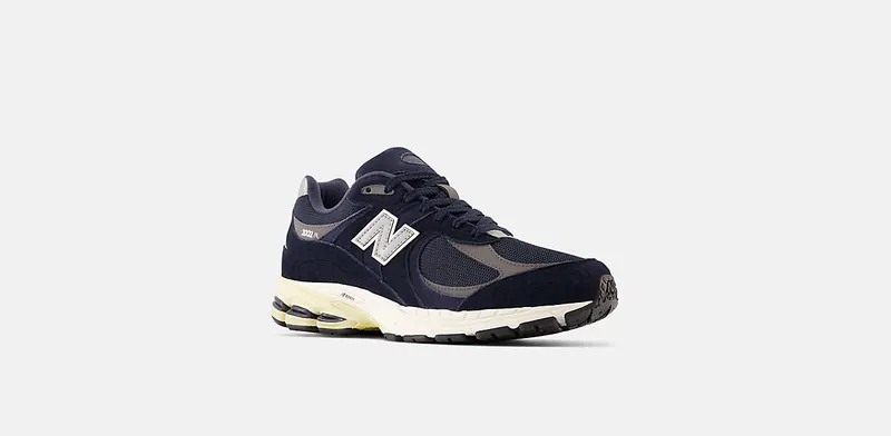New Balance 2002R “Eclipse” (M2002RCA)