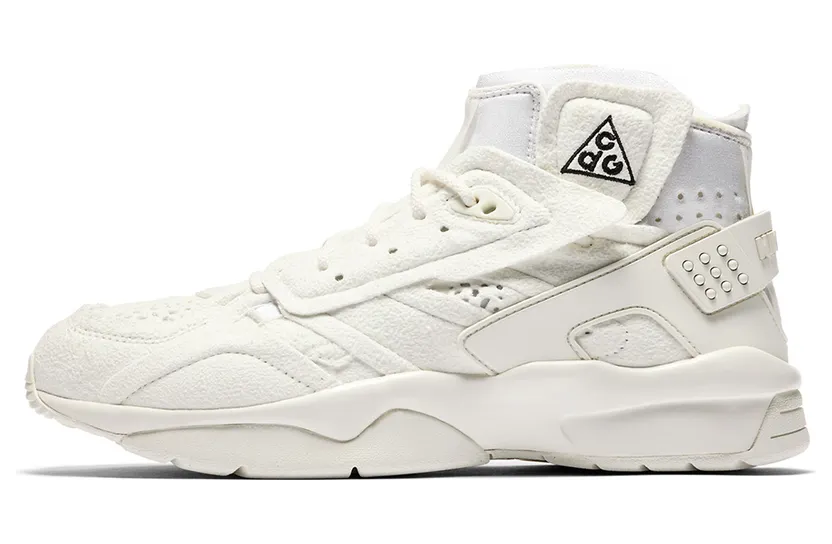 Nike Air Mowabb Comme des Garcons Sail