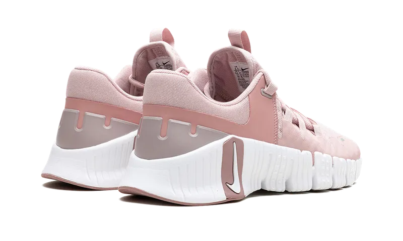Nike Free Metcon 5 “Pink Oxford” (DV3950-600)