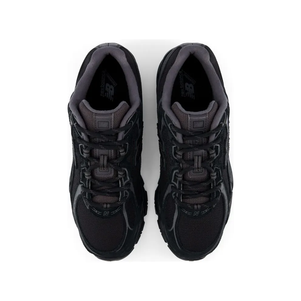 New Balance 740 Black