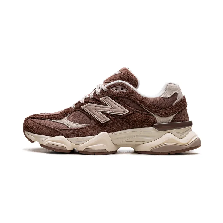 New Balance 9060 “Rich Oak”: bruin dat warm is zonder ouderwets te worden