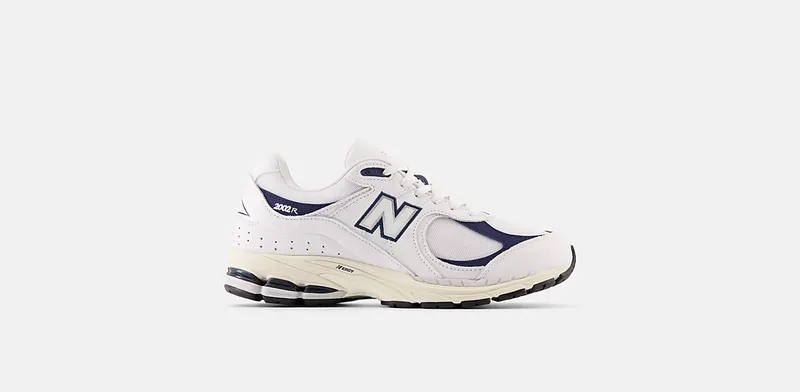 New Balance 2002R “White / Natural Indigo” (M2002RHQ)