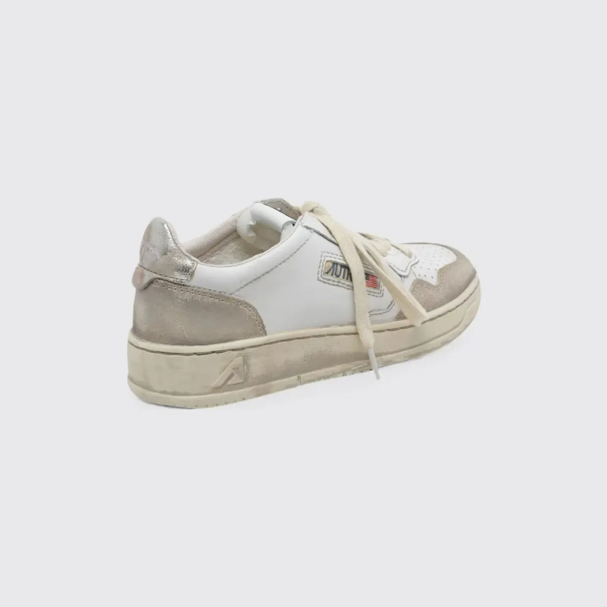 Autry Medalist Low Super Vintage Bicolour Leather Trainers with Worn Effect White (AVLWLS75) (2)