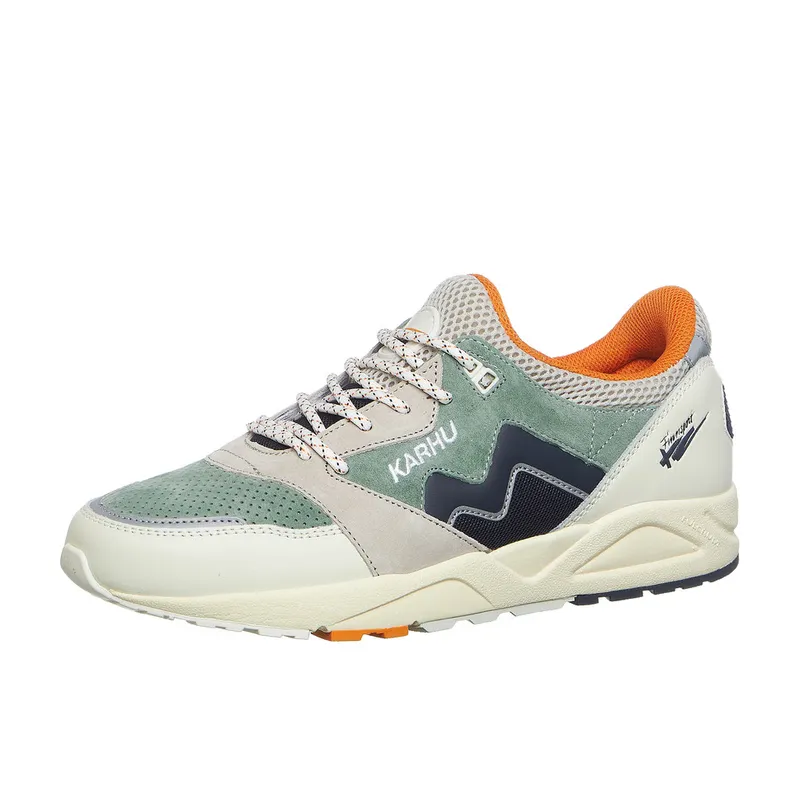 Karhu Aria Lily White / India Ink (F803083)