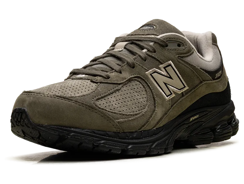 new-balance-2002r M2002RCF
