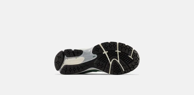 New Balance 2002R “Jade Green” (M2002RHW)