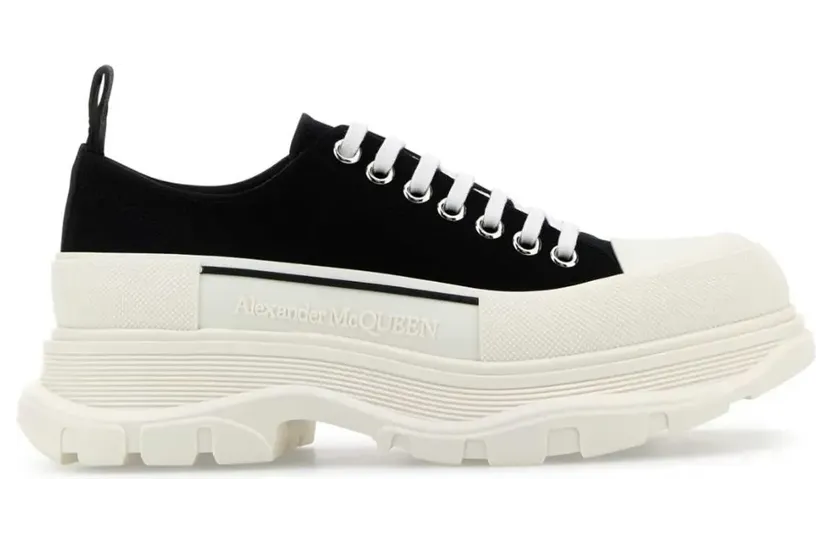 Alexander McQueen Tread Slick Sneakers – Schwarz (697072W4AAQ)