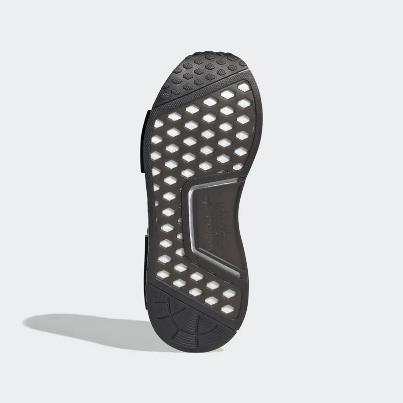 Adidas NMD_R1 Core Black / Cloud White / Core Black (HQ6183)