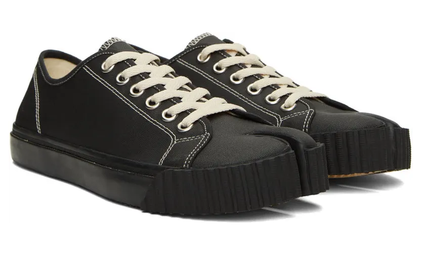 Maison Margiela Black Tabi Sneakers (S37WS0581 P4472) (4)