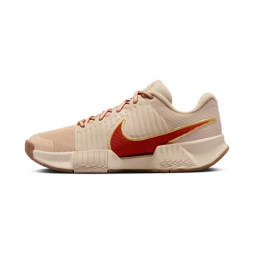 Nike GP Challenge Pro HC Premium Sanddrift “Sand Drift / Metallic Gold / Gum Medium Brown / Rust Factor” (FQ6992-103)