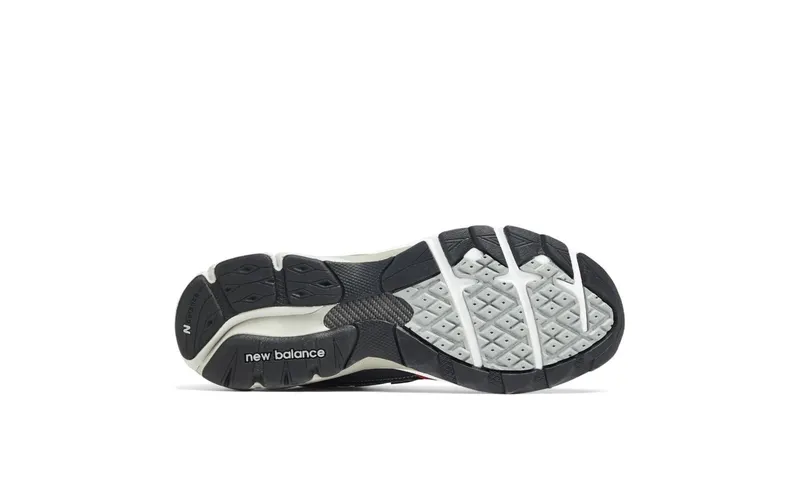 New Balance 920 MiUK Black Red (M920SKR)