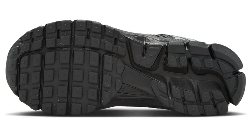 nike-vomero IB3812-001
