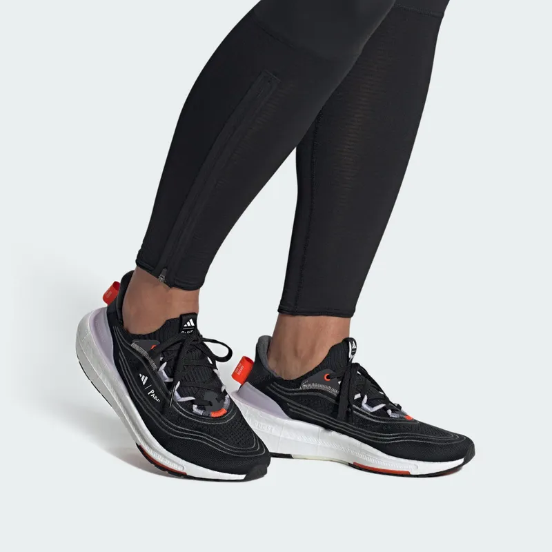 adidas Ultraboost Light Core Black / Cloud White / Grey Five (GY9358)