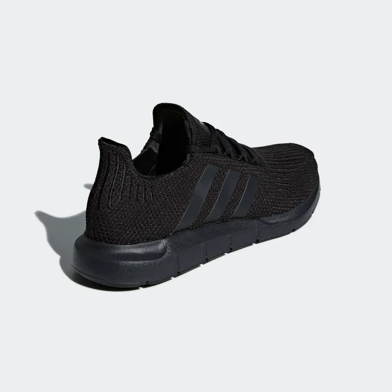 Adidas Swift Run Core Black / Core Black / Cloud White (AQ0863)