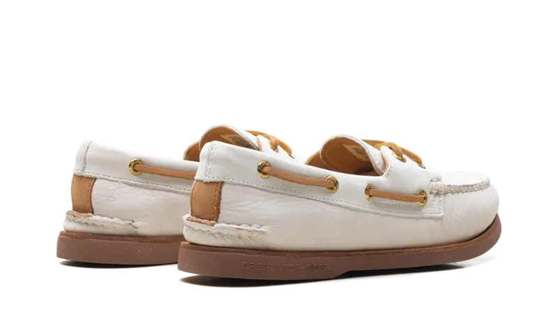Sperry Gold Cup Authentic Original 2-Eye Freeport “WHITE” (STS22140)
