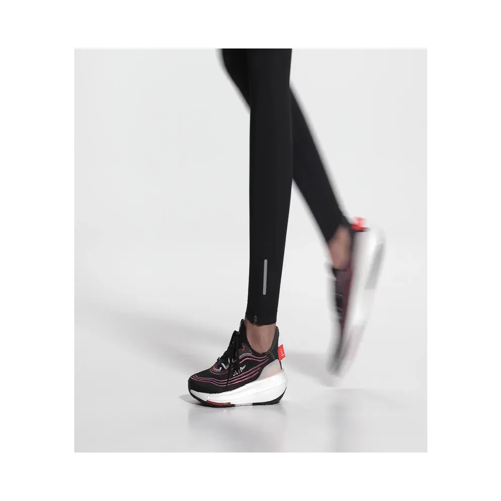 adidas Ultraboost Light Core Black / Cloud White / Grey Five (HQ1399)