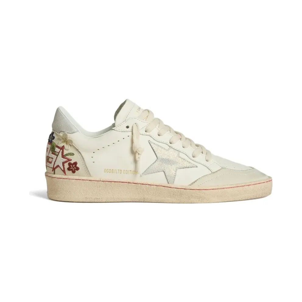 Golden Goose Ball Star aus Leder mit Wildlederstern und floraler Stickerei – Nude (GWF00117F007931)