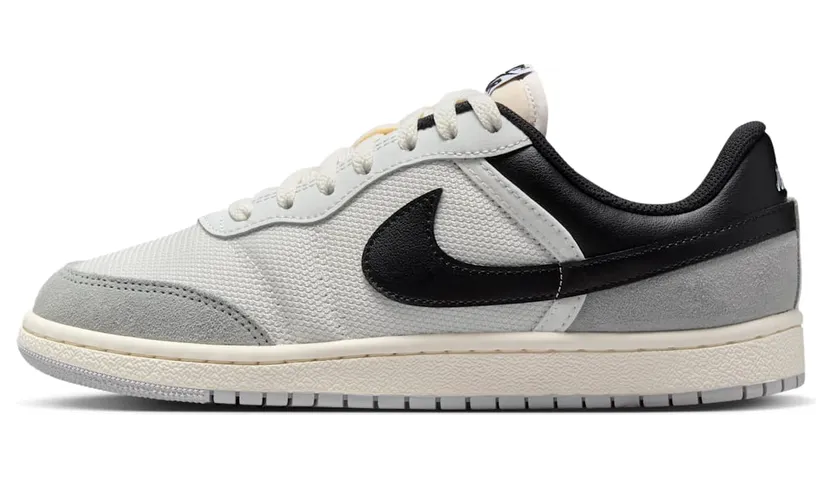 Jordan Air Jordan Skyline “Summit White / Light Smoke Grey / Sail / Black” (IQ0704-101)