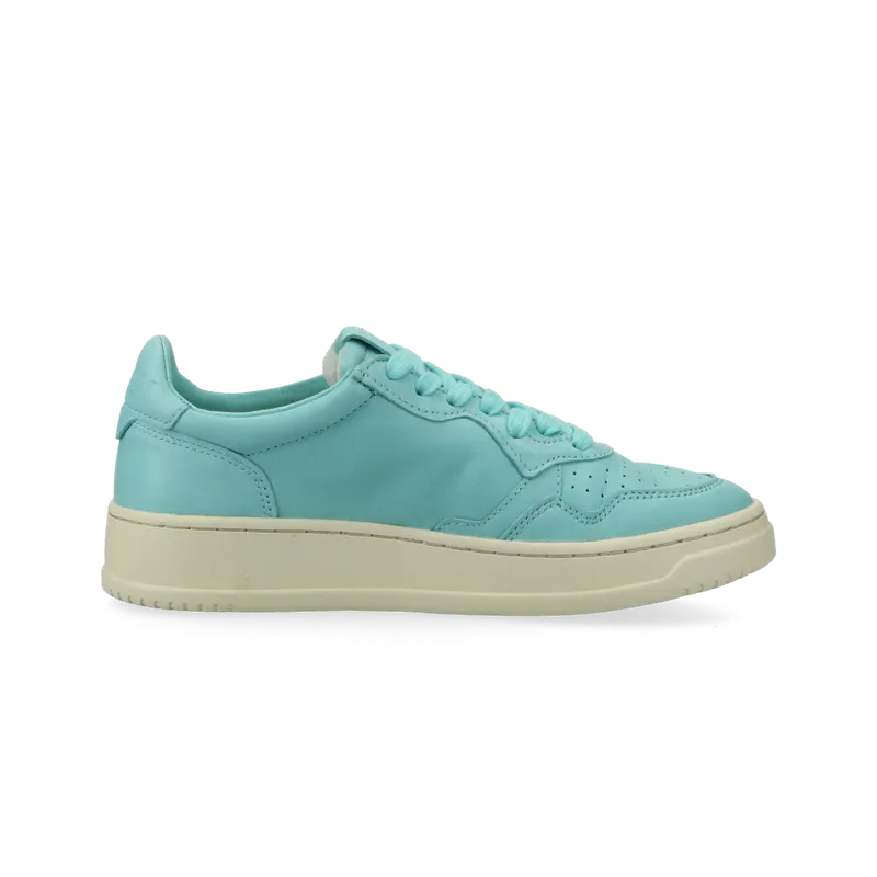 Autry Medalist Low W (Blue) – AULWGG42