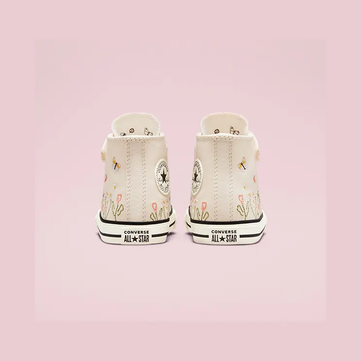 converse-chuck-taylor-all-star A01617C