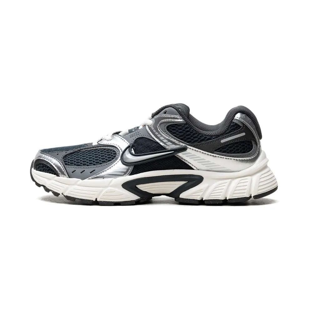 Nike V5 RNR “Seaweed Metallic Silver” (HQ7901-300)