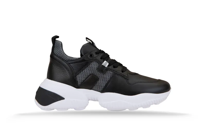Hogan Interaction “Black/White” (HXW5250CW70 384Q)