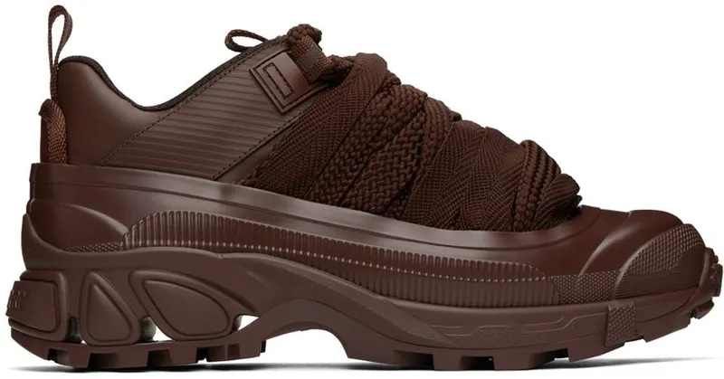Burberry Arthur – “Deep Earth Brown” (8058985)