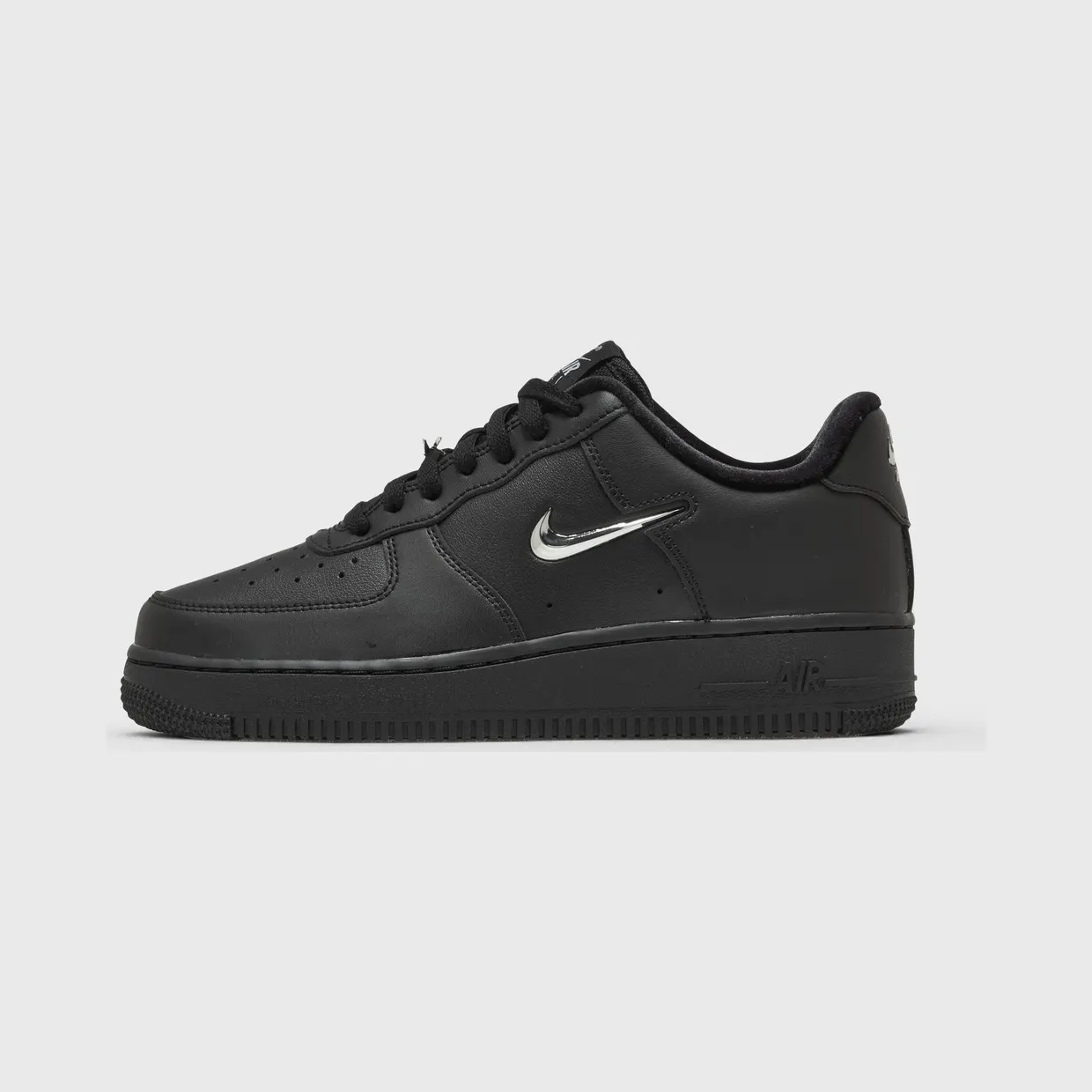 nike-air-force IV6039001