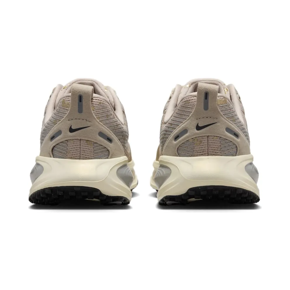 Nike Vomero 18 GS “Cream Coconut Milk Metallic Gold Grain” (IM6127-200)