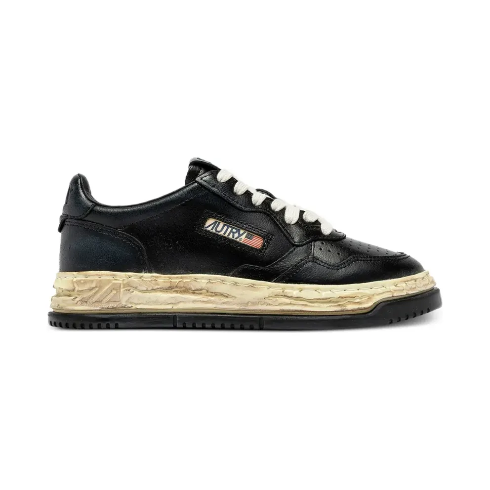General Scale. x Autry Medalist Supervintage – Black (C15FW301)