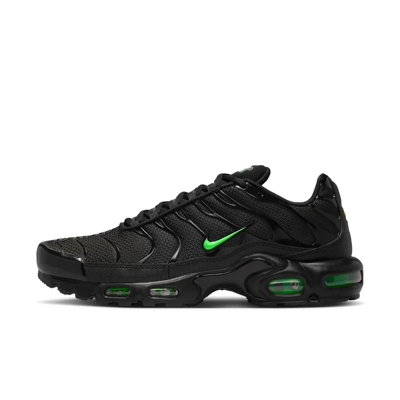 Nike Air Max Plus Black Green Strike (DM0032-024)