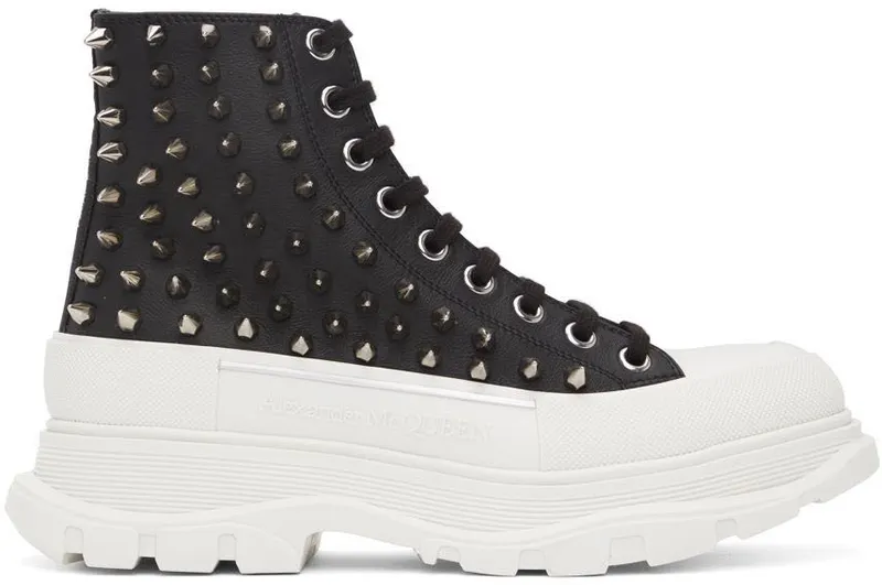 Alexander McQueen Black Leather Stud Tread Slick High (708092WHZ63)