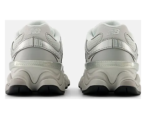 NB 9060 “Raincloud Truffle Salt”: grijs met een menukaartnaam (6)