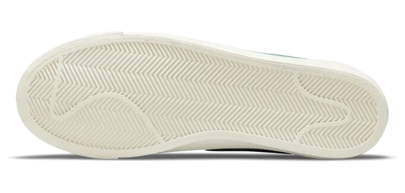 nike-blazer DA6364-105