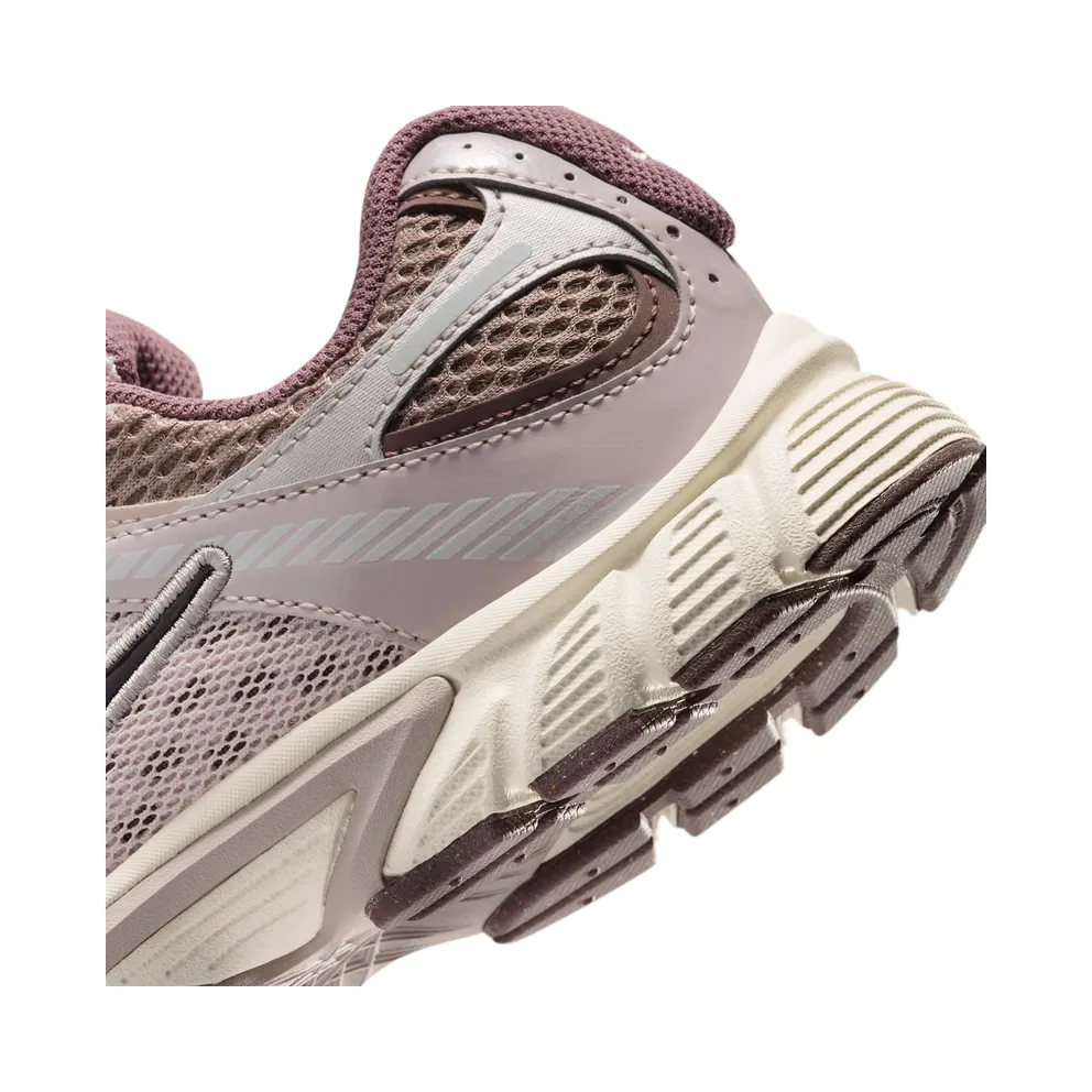 Nike V5 RNR Bruin (HQ6411-201)