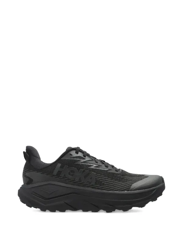 HOKA Challenger 8 GTX mit Plateausohle – Black (MSCHALLENGER8GTX)