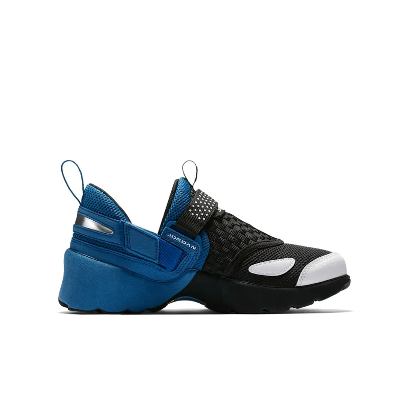 Jordan Trunner LX Black Team Royal (905223-007)