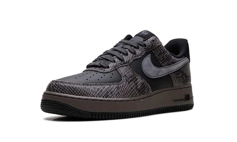 Nike Air Force 1 Low “Off Noir Snakeskin” (HF2898-001)