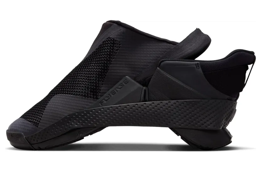 Nike GO FlyEase “Triple Black” (DR5540-006)