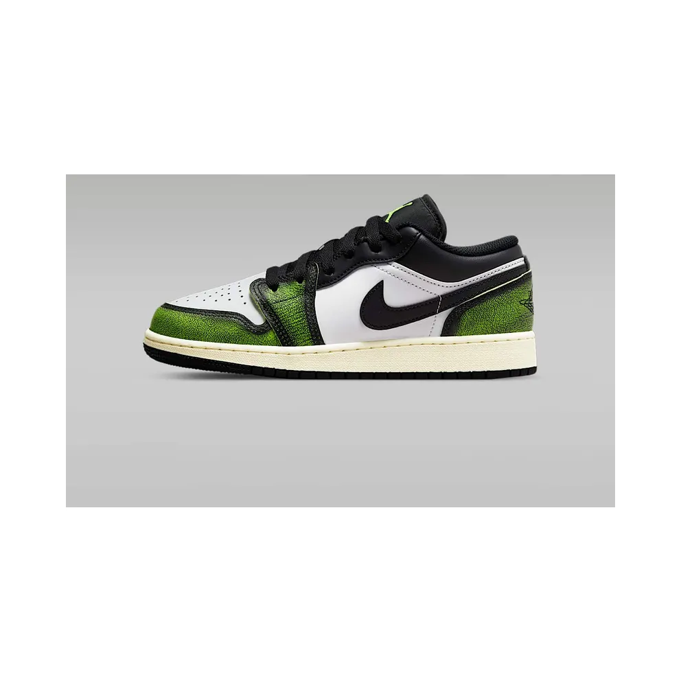 Air Jordan 1 Low SE Older Kids’ Black (DO8244-003)